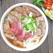 17.PHO DAC BIET – Special Combination Beef Soup